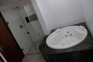 Jetted tub
