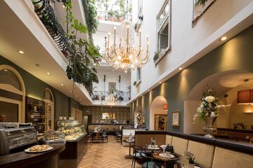 Breakfast buffet