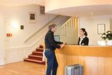 Check-in/check-out kiosk