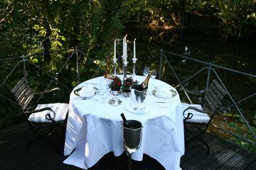 Couples dining