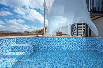 Private pool