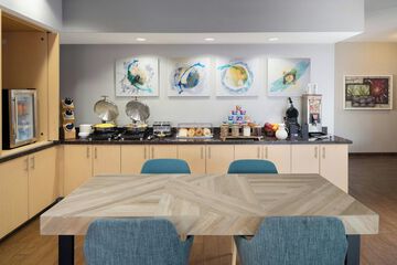 Breakfast/Coffee Service 32 of 34