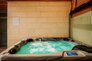 Private spa tub