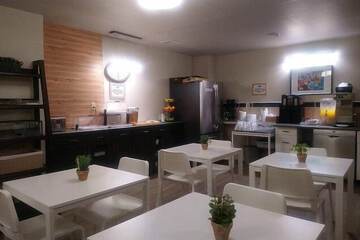 Breakfast area