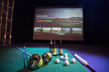 Indoor golf driving range