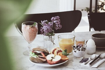 Breakfast meal