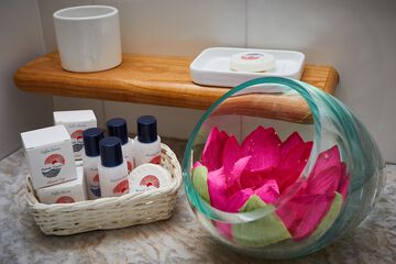 Bathroom amenities