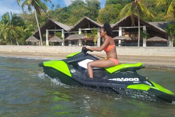 Surfing/boogie boarding