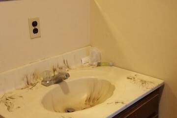 Bathroom sink