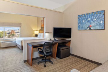 Room 27 of 91
