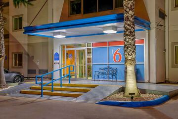 Motel 6 Eagle Pass TX - Lakeside