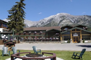 Rundle Mountain Lodge