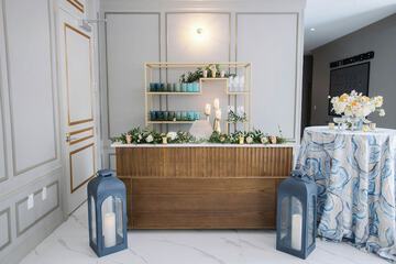 Ballroom/Hall 68 of 79