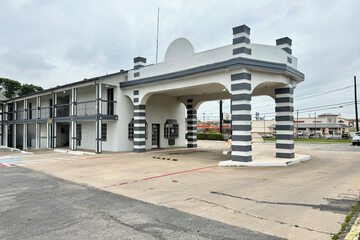 Sherman Inn