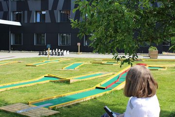 Mini-golf