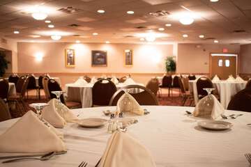 Fireside Inn & Suites