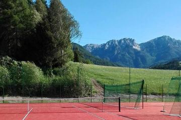 Tennis court