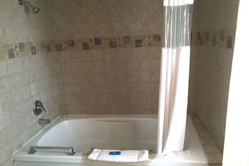 Jetted tub
