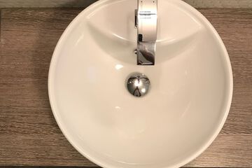 Bathroom sink