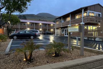 Beachwalker Inn and Suites