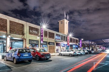 Shopping mall