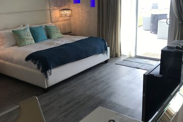 In-room business center