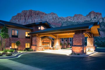 Hampton Inn & Suites Springdale / Zion National Park