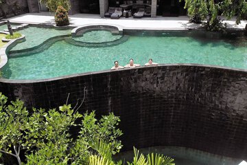Infinity pool