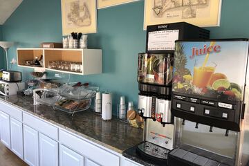 Breakfast/Coffee Service 30 of 33
