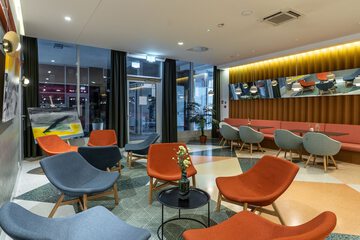 Lobby lounge