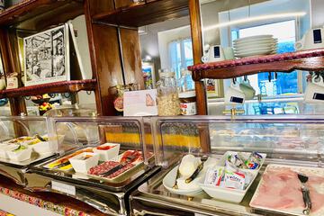 Breakfast buffet