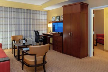 Room 27 of 60