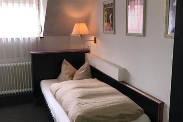 Photo 33
