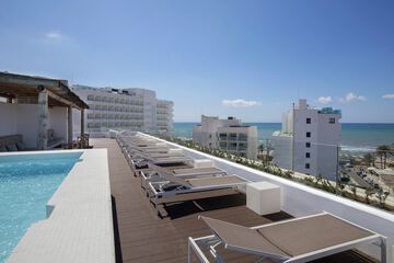 Rooftop pool