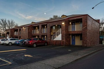Motel 6 Canby OR