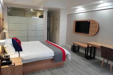 Photo 10