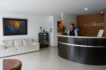 Check-in/check-out kiosk