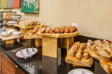 Breakfast/Coffee Service 57 of 63