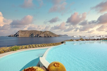 Infinity pool