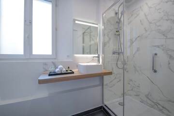 Bathroom shower