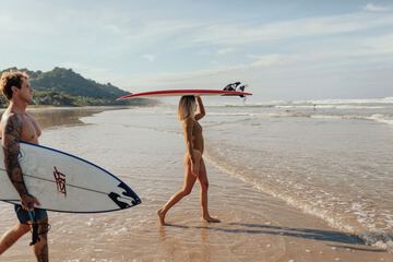 Surfing/boogie boarding
