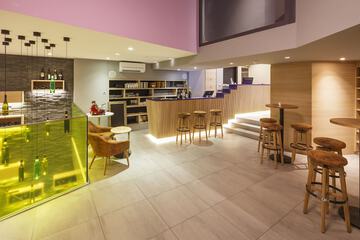Lobby lounge