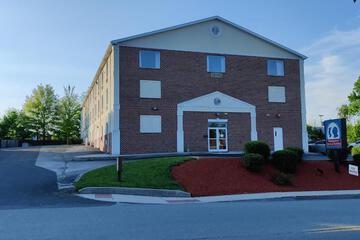 President Inn & Suites
