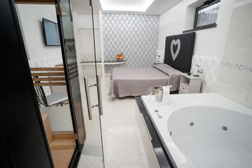 Jetted tub
