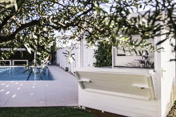 Poolside bar
