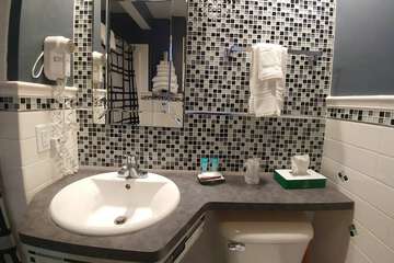 Bathroom sink