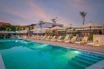 Rooftop pool