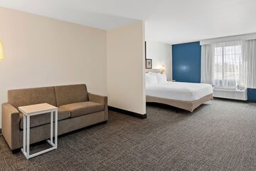 Room 17 of 34