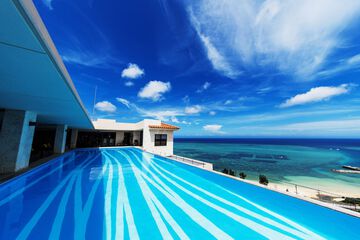 Rooftop pool