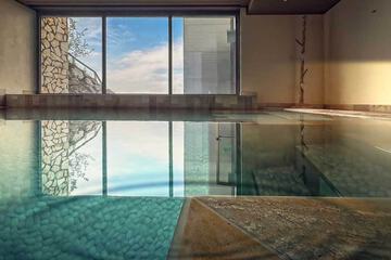 Exercise/lap pool